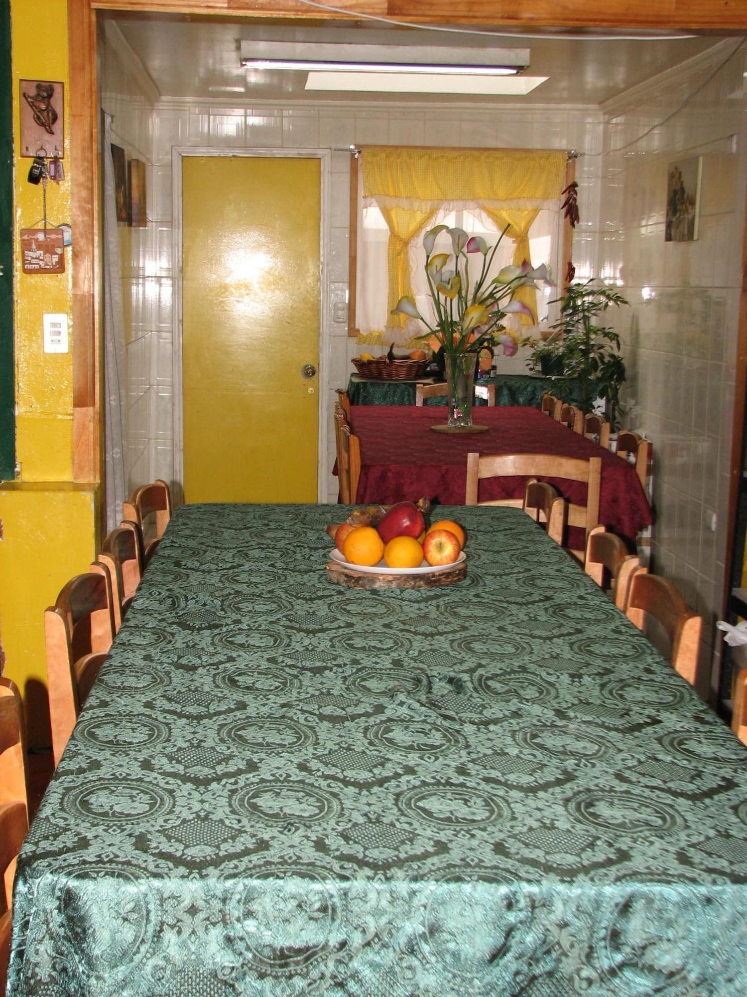 Hostal El Mirador Punta Arenas Exterior photo